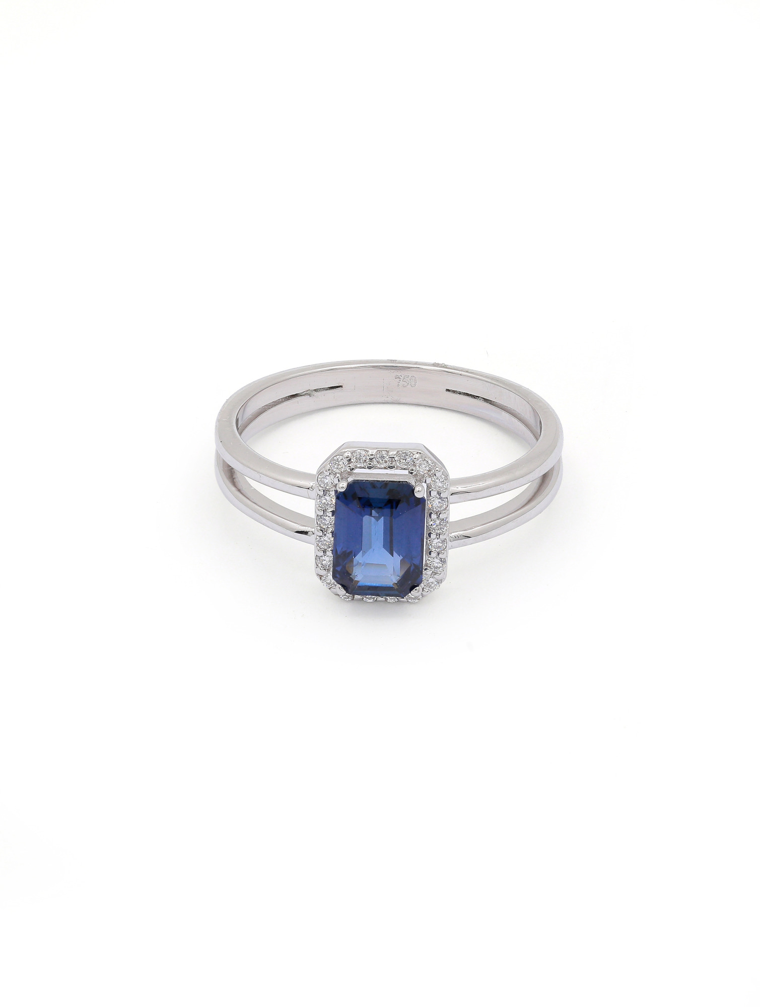 18KT White Gold Ring with Blue Sapphire & Diamonds