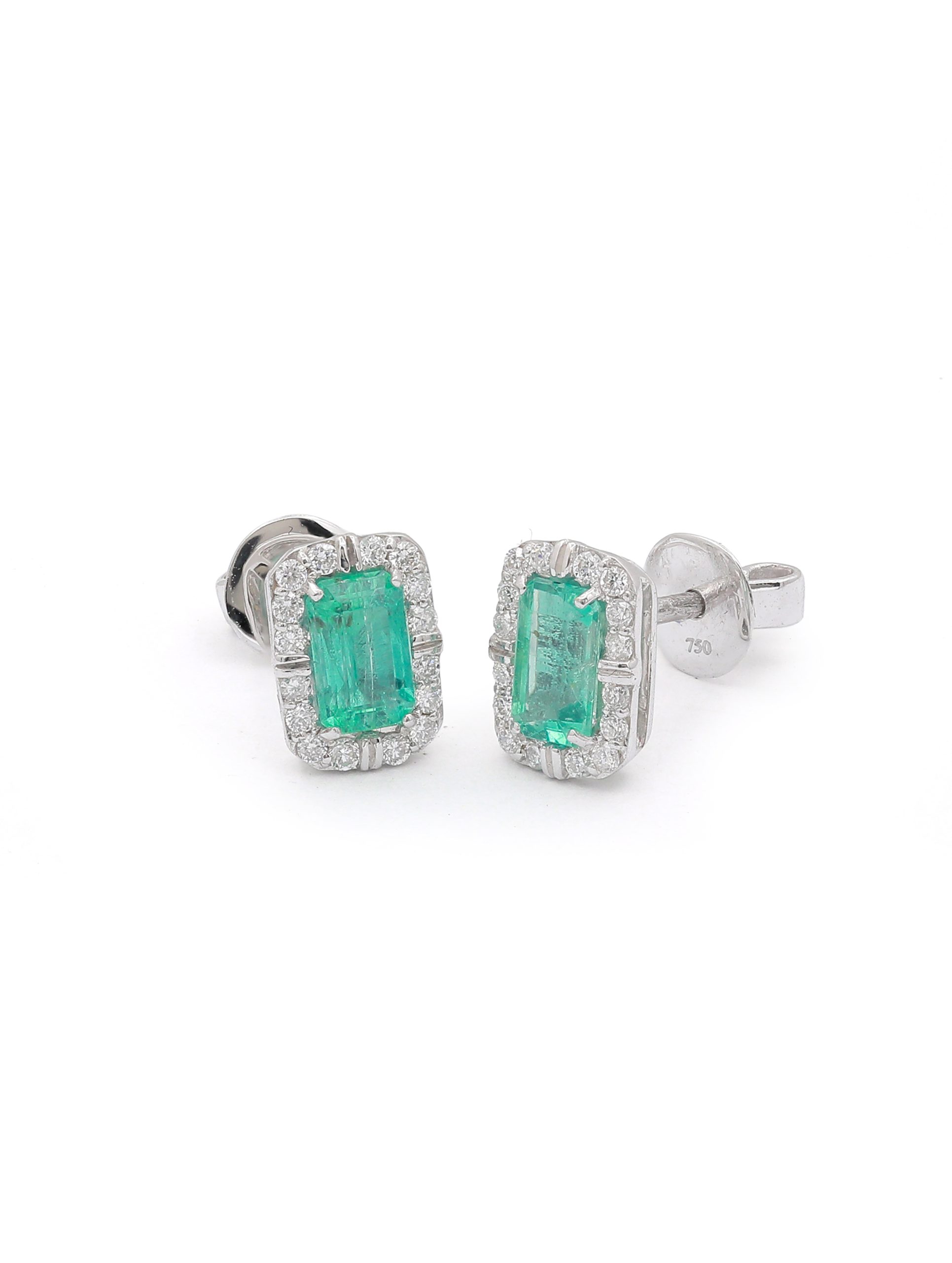 18KT White Gold Pair of Earrings with Emeralds and Diamonds