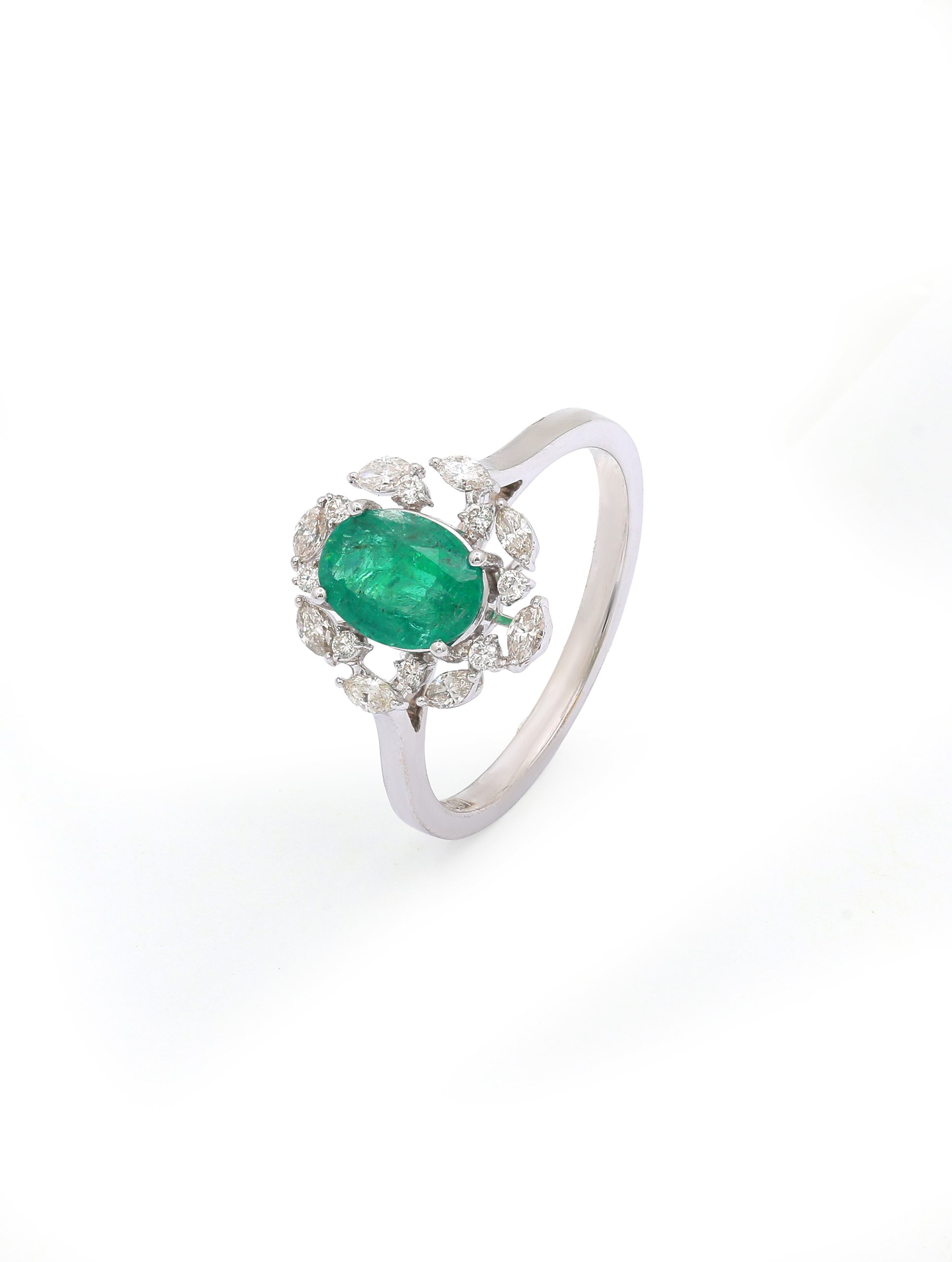 18KT White Gold Ring with Emerald and Diamonds