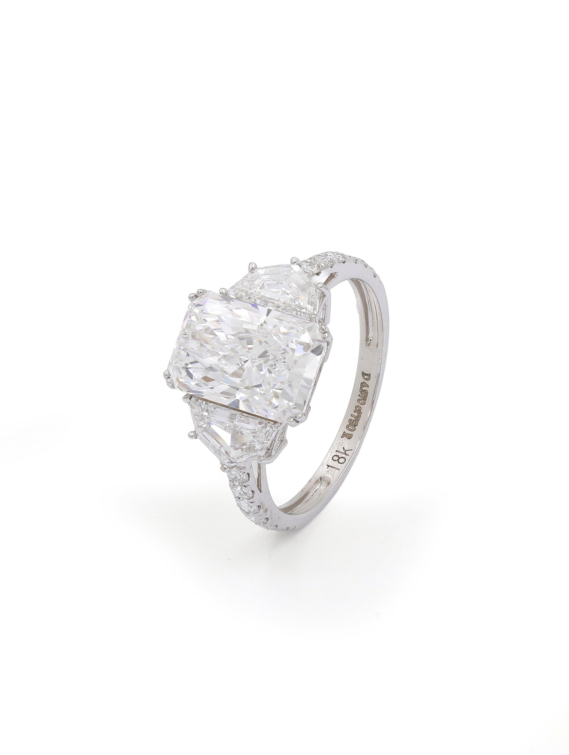 18KT White Gold Ring with Lab Grown Diamonds